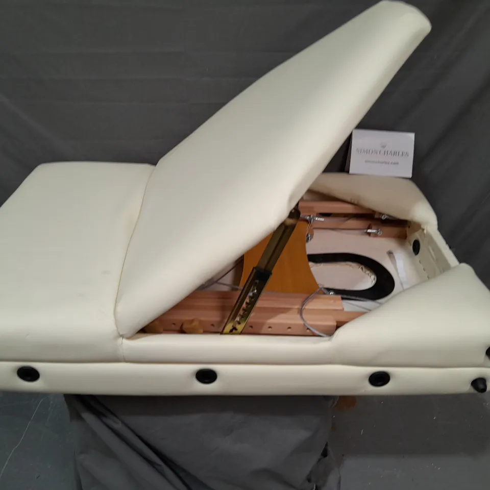 PORTABLE WHITE LEATHER LOOK MASSAGE TABLE