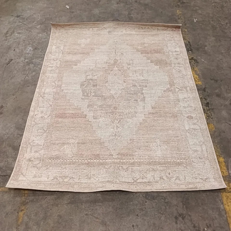 QUALITY DESIGNER AREA RUG - APPROXIMATELY 160X213CM