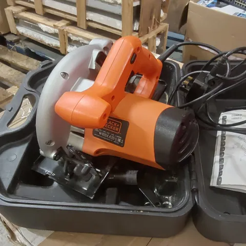 BLACK + DECKER CD601 CIRCULAR SAW