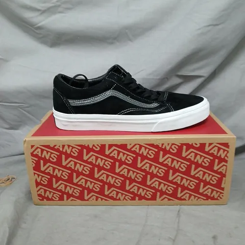 VANS SNEAKERS – BLACK SUEDE, WHITE SOLE - SIZE 5