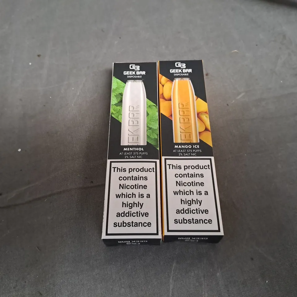 BOX OF APPROXIMATELY 20 GEEK BARS TO INCLUDE - MENTHOL & MANGO ICE