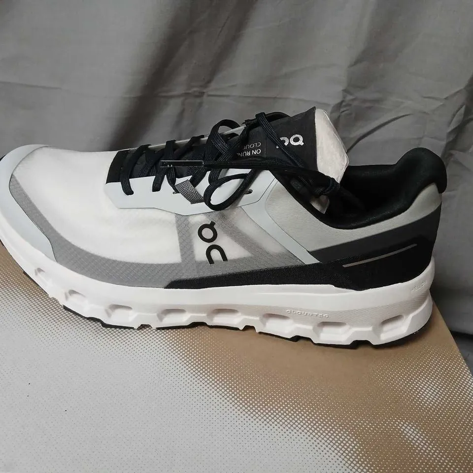 ON RUNNING CLOUDVISTA 2 TRAINERS – UK 9.5 (US 10) – WHITE/GREY/BLACK