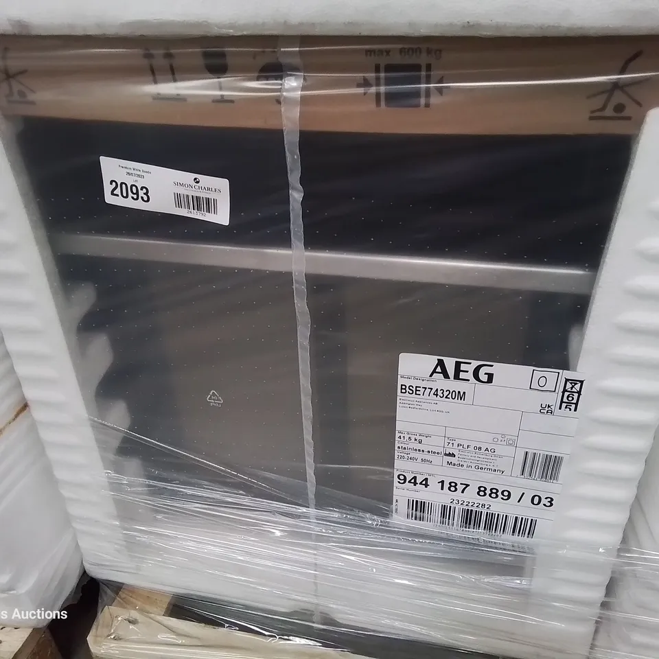 AEG 7000 SERIES INTEGRATED SINGLE OVEN WITH STEAMCRISP & PYROLYTIC CLEANING Model BSE774320M
