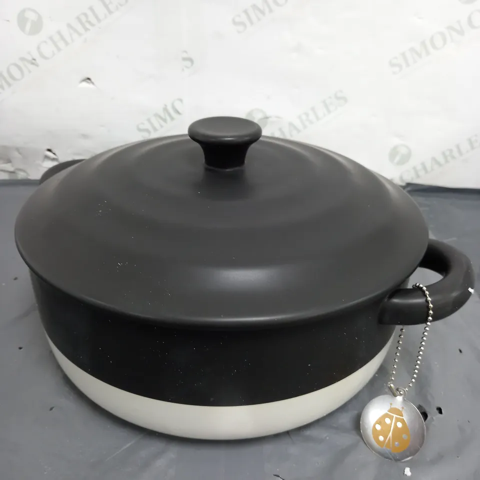 BUNDLEBERRY BY AMANDA HOLDEN LARGE CERAMIC CASSEROLE DISH