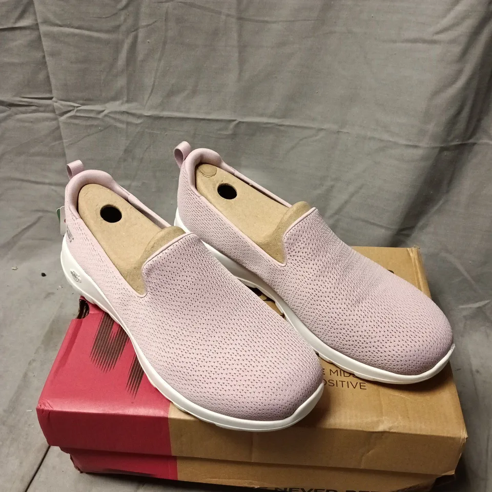 SKECHERS GO WALK SLIP-ON WOMEN'S SHOES – PINK MESH, WHITE SOLE SIZE 7
