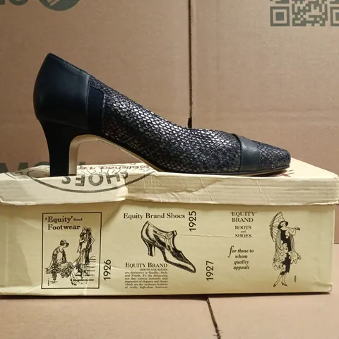 BOXED PAIR OF EQUITY VALENCIA SHOES IN NAVY SIZE 4