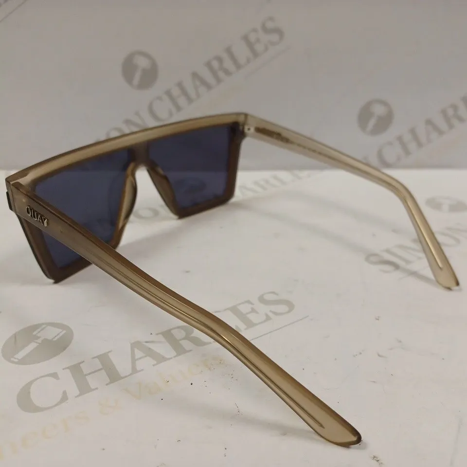 NILU NILU QUAY AUSTRALIA GLASSES WITH CASE