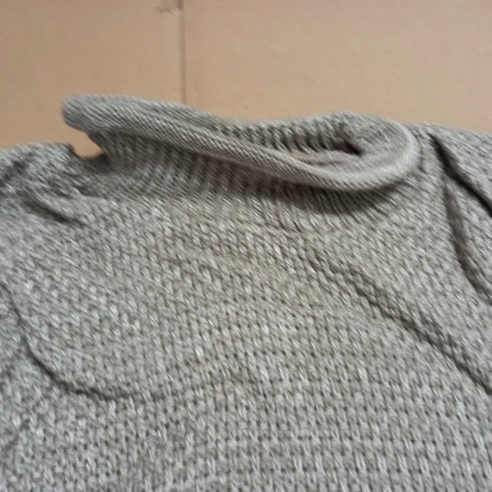 LOT OF APPROXIMATELY 60 POLO NECK TOP - SIZE UNSPECIFIED