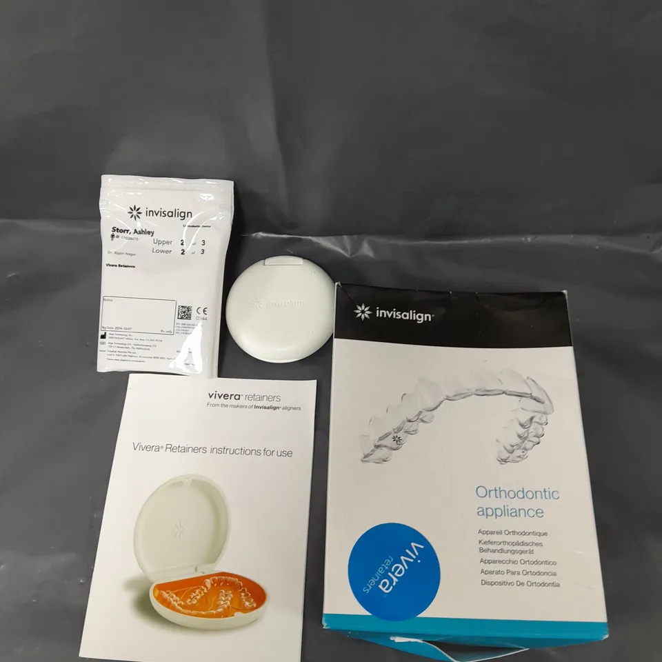 BOXED INVISALIGN ORTHODONTIC APPLIANCE 