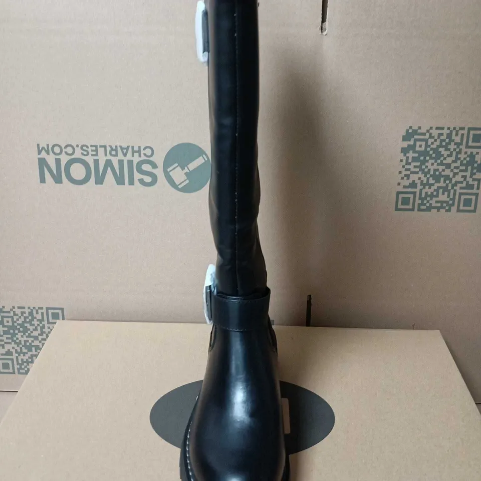 BOXED PAIR OF BLACK LEATHER KNEE-HIGH BOOTS – WOMEN'S, UK SIZE 5
