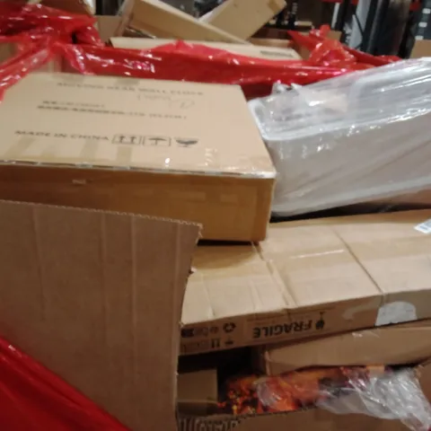 PALLET OF ASSORTED HOUSEHOLD GOODS AND PRODUCTS TO INCLUDE;CAT LITTER TRAY,CLOCK,AREA RUG