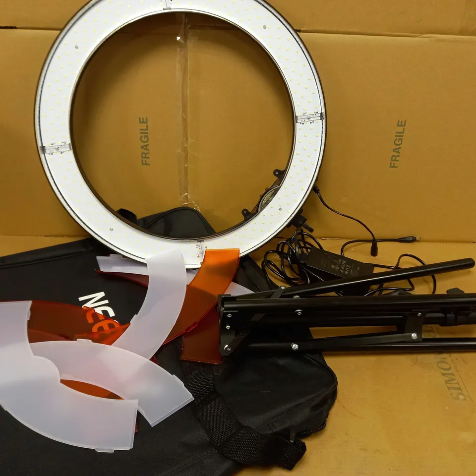 NEEWER CAMERA PHOTO VIDEO LIGHTING KIT