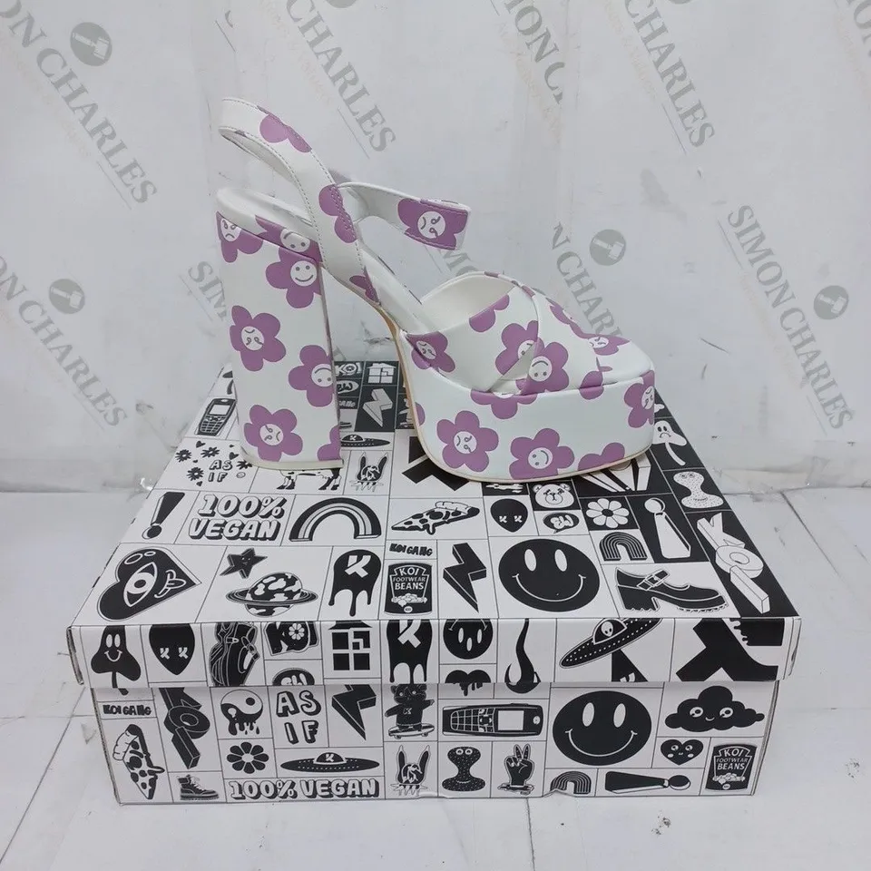 KOI FOOTWEAR LADIES WHITE WITH PURPLE FLOWERS HIGH HEELED SANDALS SIZE 7