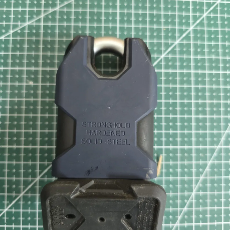 SQUIRE STRONGHOLD HARDENED SOLID STEEL PADLOCK WITH KEYS