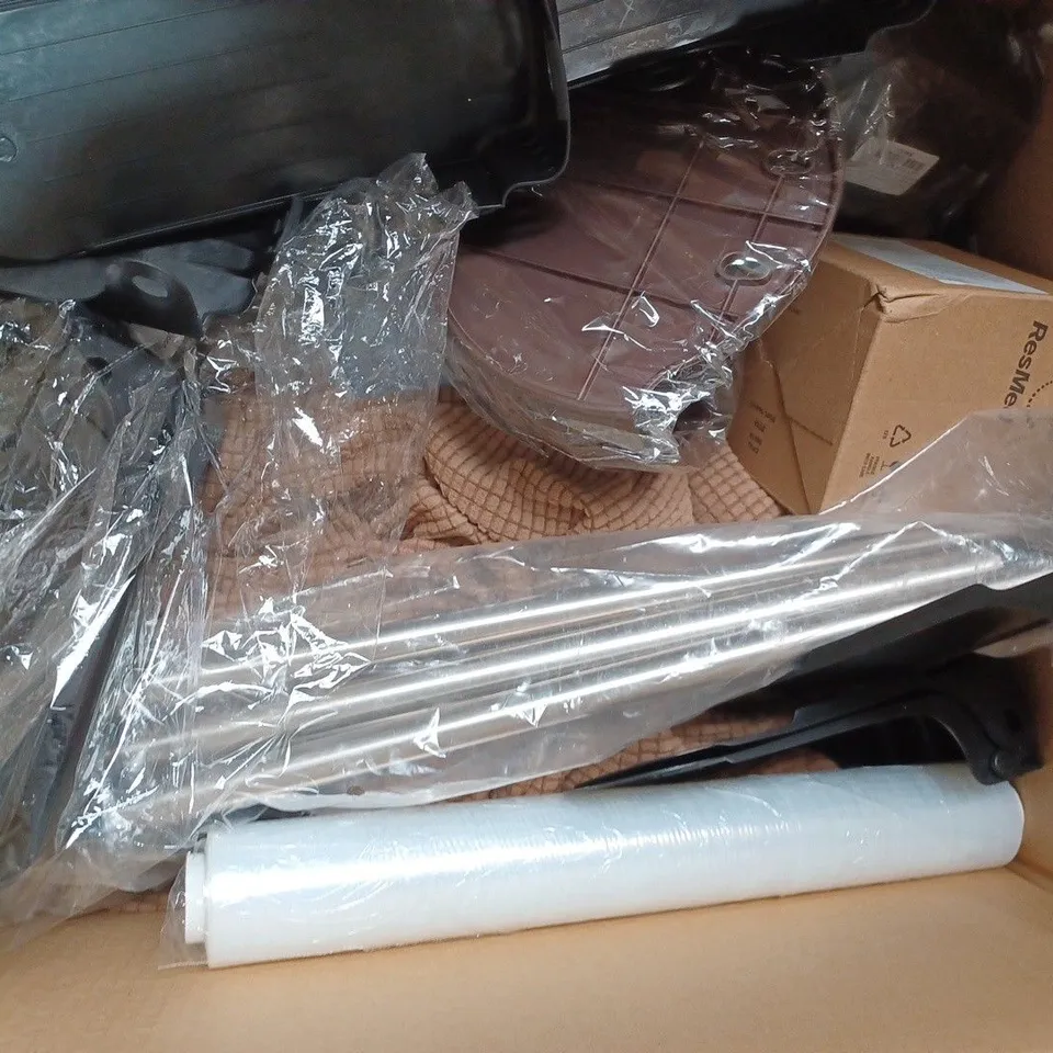 BOX OF APPROXIMATELY 20 ASSORTED HOUSEHOLD ITEMS TO INCLUDE FLORAL FOAM SPHERES, CERAMIC BLUE SAUCE CUPS, ZHAN AO BACKPACK IN PINK, ETC
