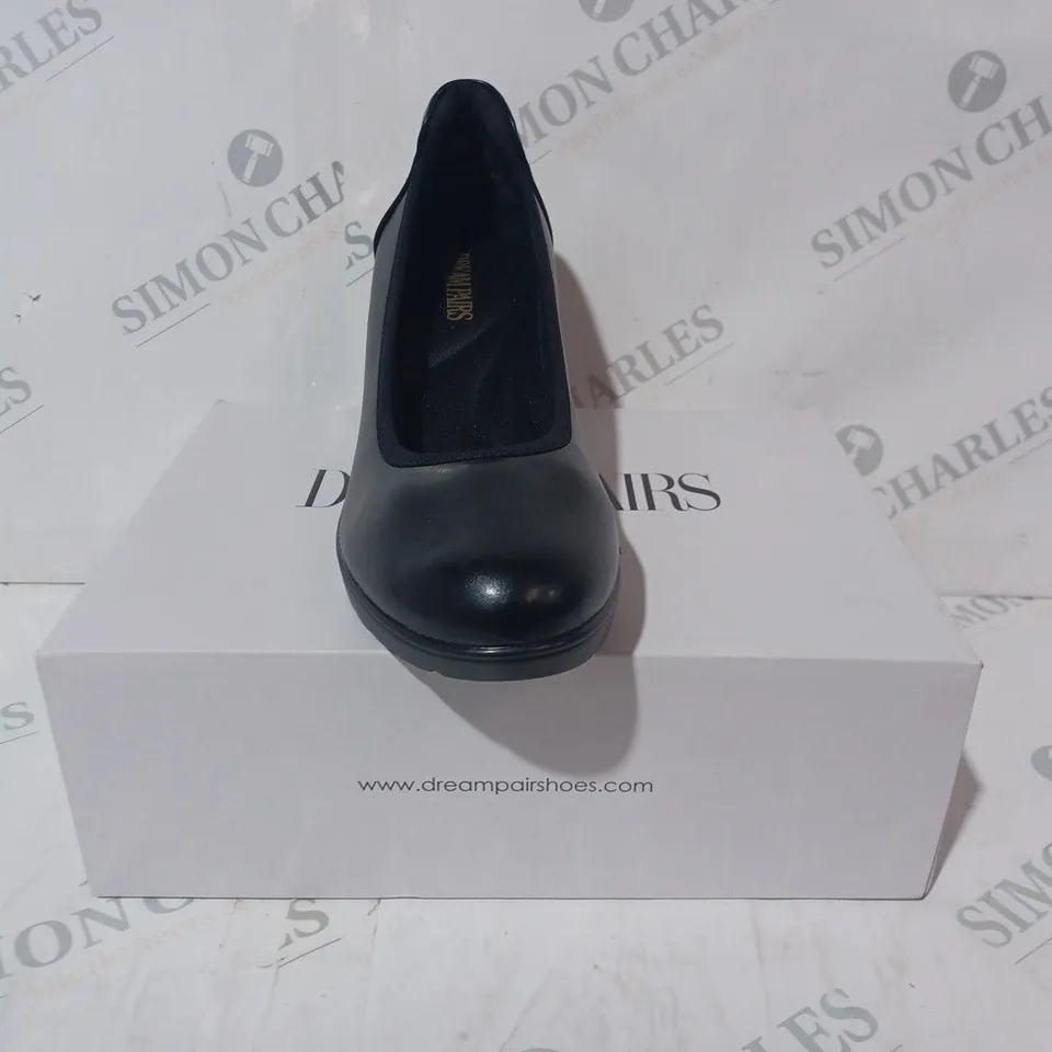 BOXED PAIR OF DREAMPAIRS BLOCK HEEL SLIP-ON SHOES IN BLACK UK SIZE 6