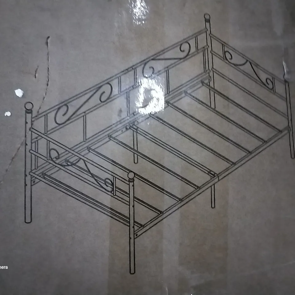 BOXED CURTSINGER DAYBED
