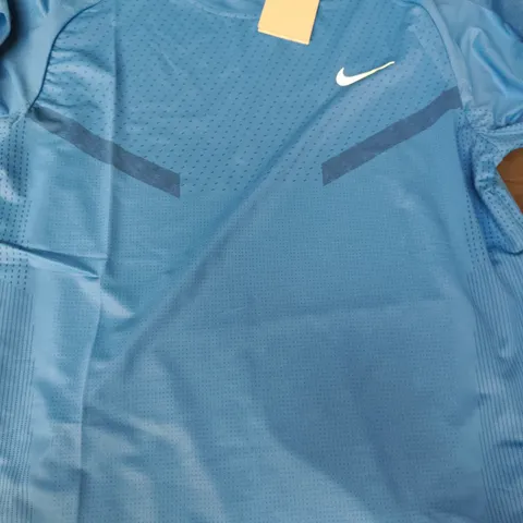 NIKE SHORT SLEEVE RUNNING TOP IN BLUE SIZE XL