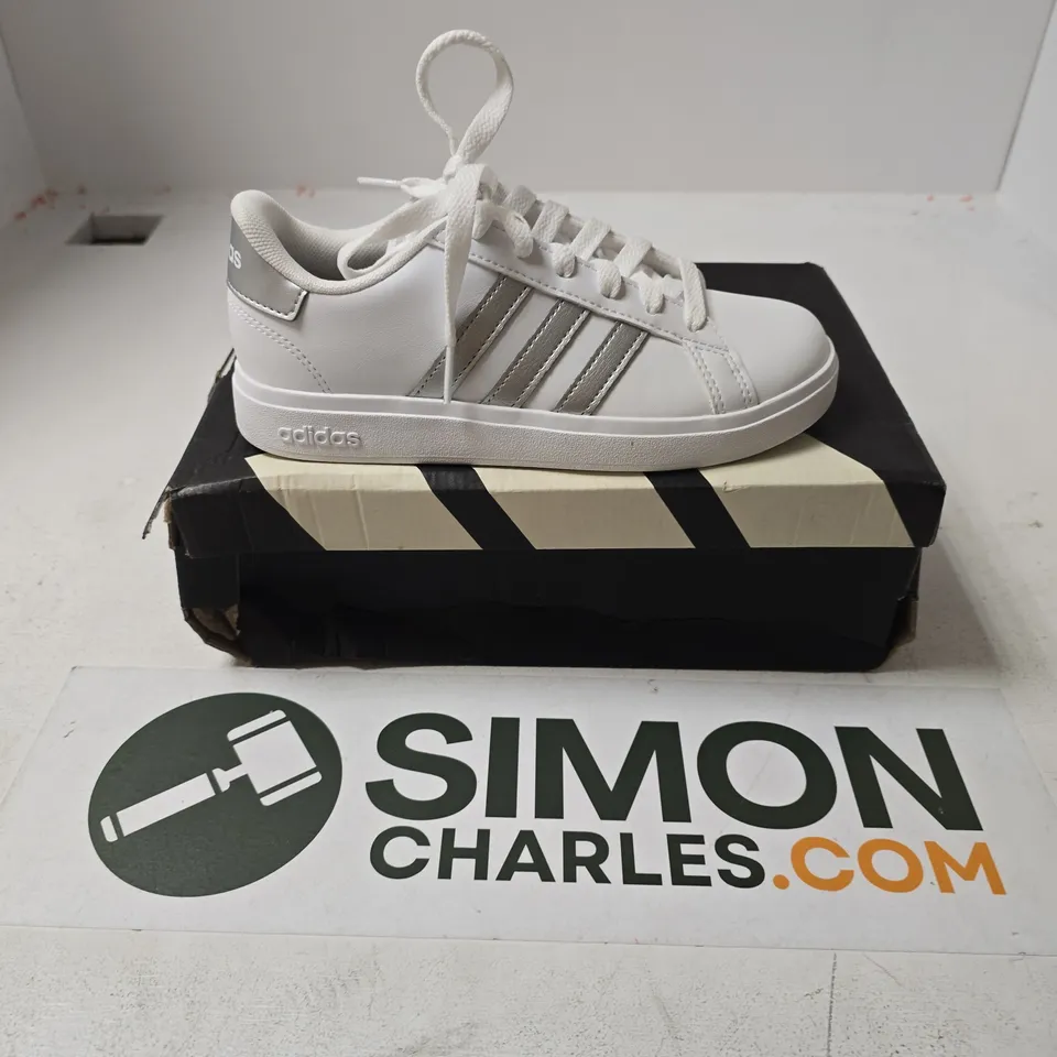 BOXED PAIR OF ADIDAS KIDS GRAND COURT 2.0 TRAINERS IN WHITE - UK 2