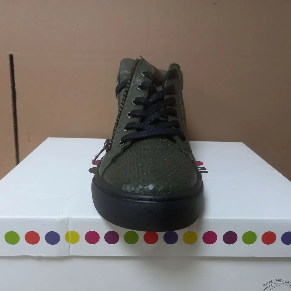 BOXED ADESSO KHAKI HIGH RISE TRAINERS - SIZE 7