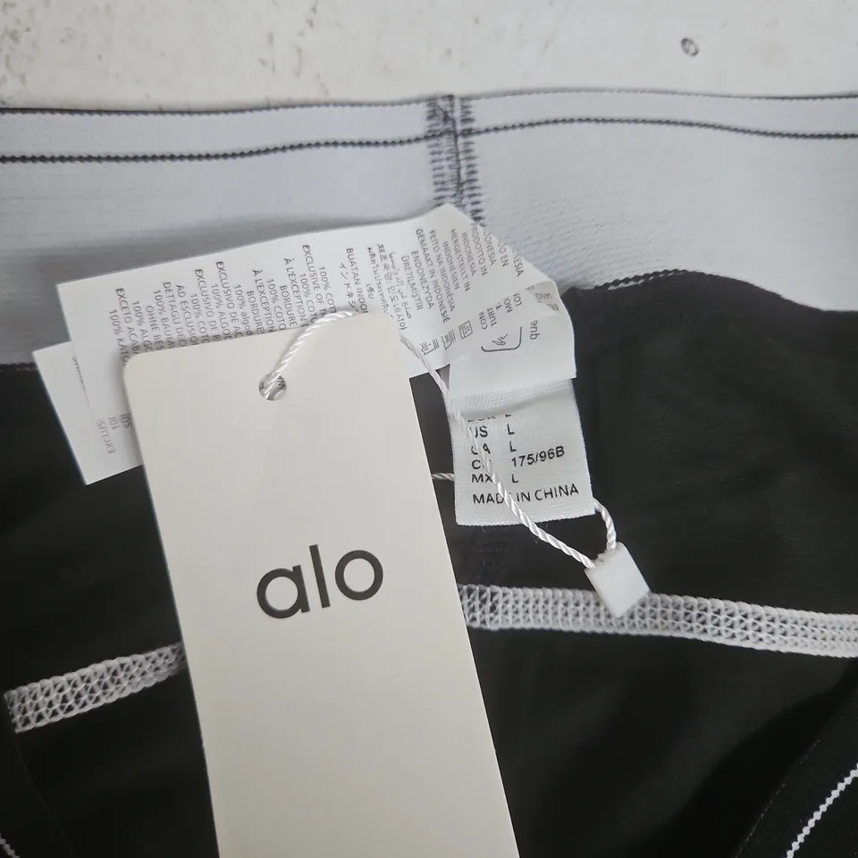 ALO YOGA LEGGINGS – BLACK, SIDE STRIPE DETAIL, SIZE L 