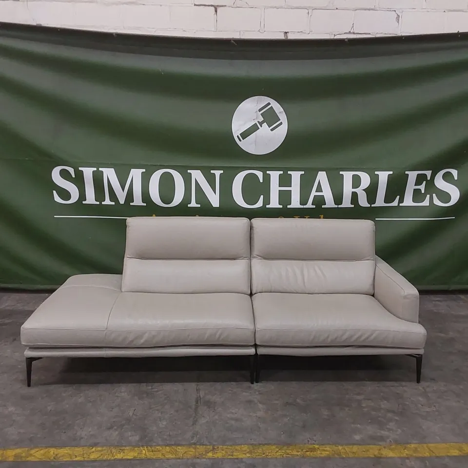 QUALITY DESIGNER ITALIAN MADE LARGE LEATHER OPEN-ENDED CHAISE LOUNGE STYLE SOFA
