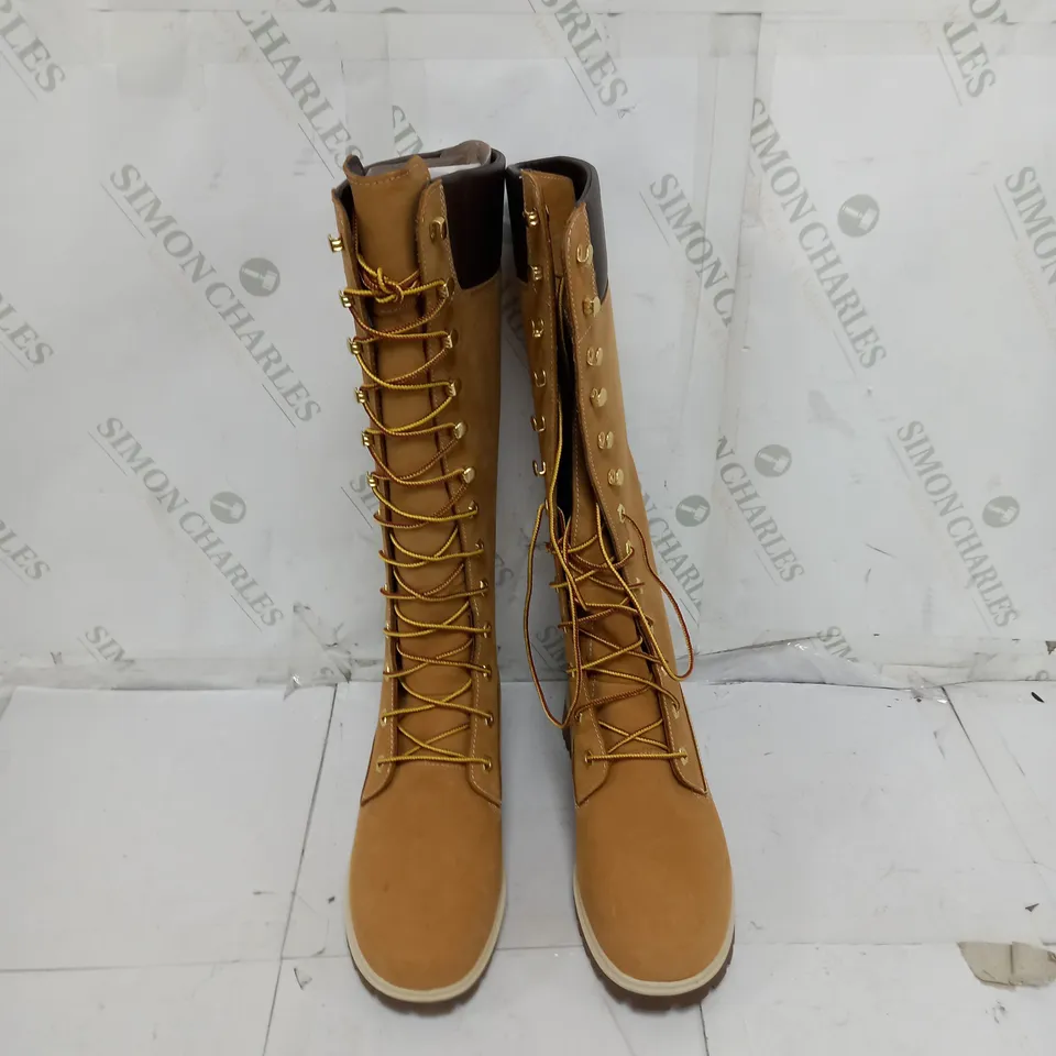 UNBOXED PAIR OF TIMBERLANDS WATERPROOF HIGH WALKING BOOTS IN BROWN SIZE UK 6 