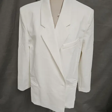 ZARA BLAZER JACKET IN OFF WHITE SIZE M/L