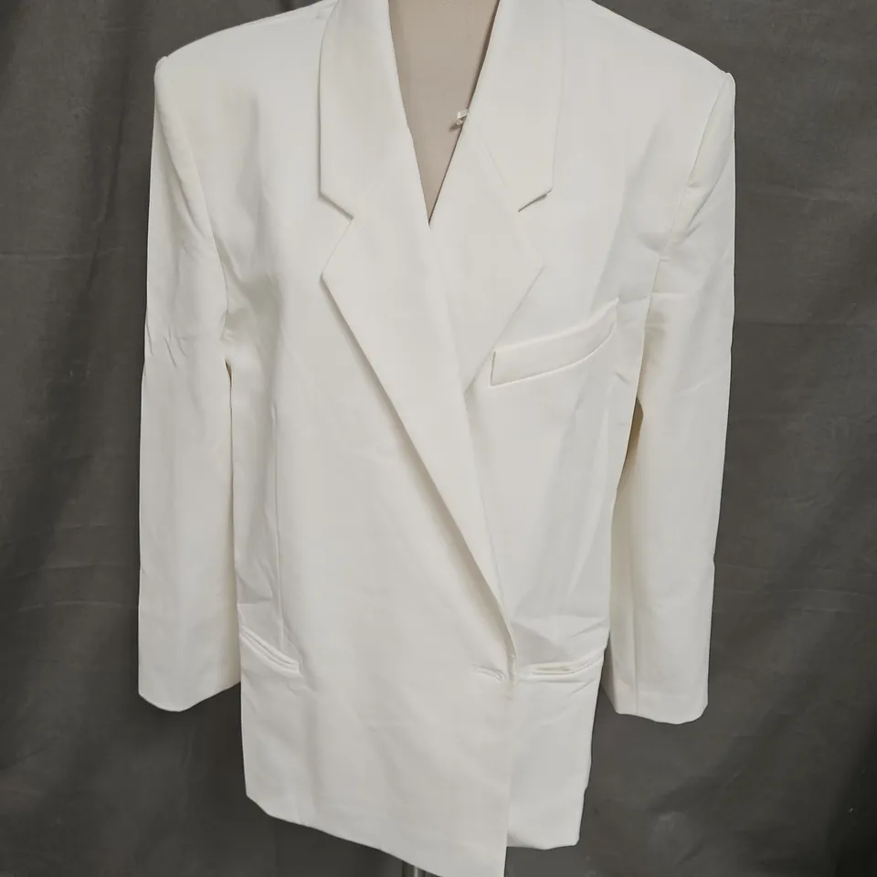ZARA BLAZER JACKET IN OFF WHITE SIZE M/L