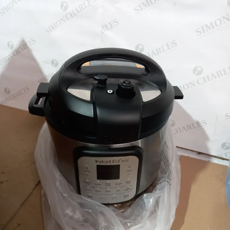 INSTANT POT DUO CRISP AIR FRYER MULTICOOKER