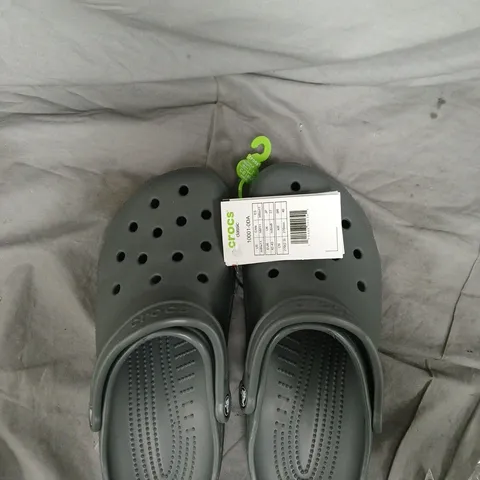 CROCS GREY CLOGS – UNISEX, VENTILATED SLIP-ONS - SIZE M8W9