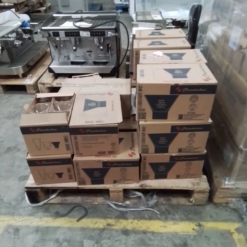 PALLET CONTAINING LARGE AMOUNT OF 8OZ COCKTAIL/SHOT GLASSES