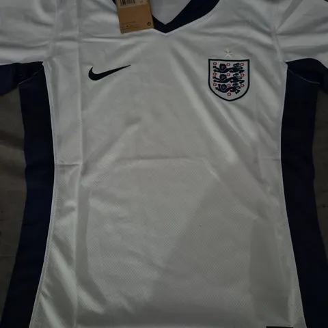 NIKE ENGLAND FOOTBALL TOP IN WHITE SIZE MEDIUM