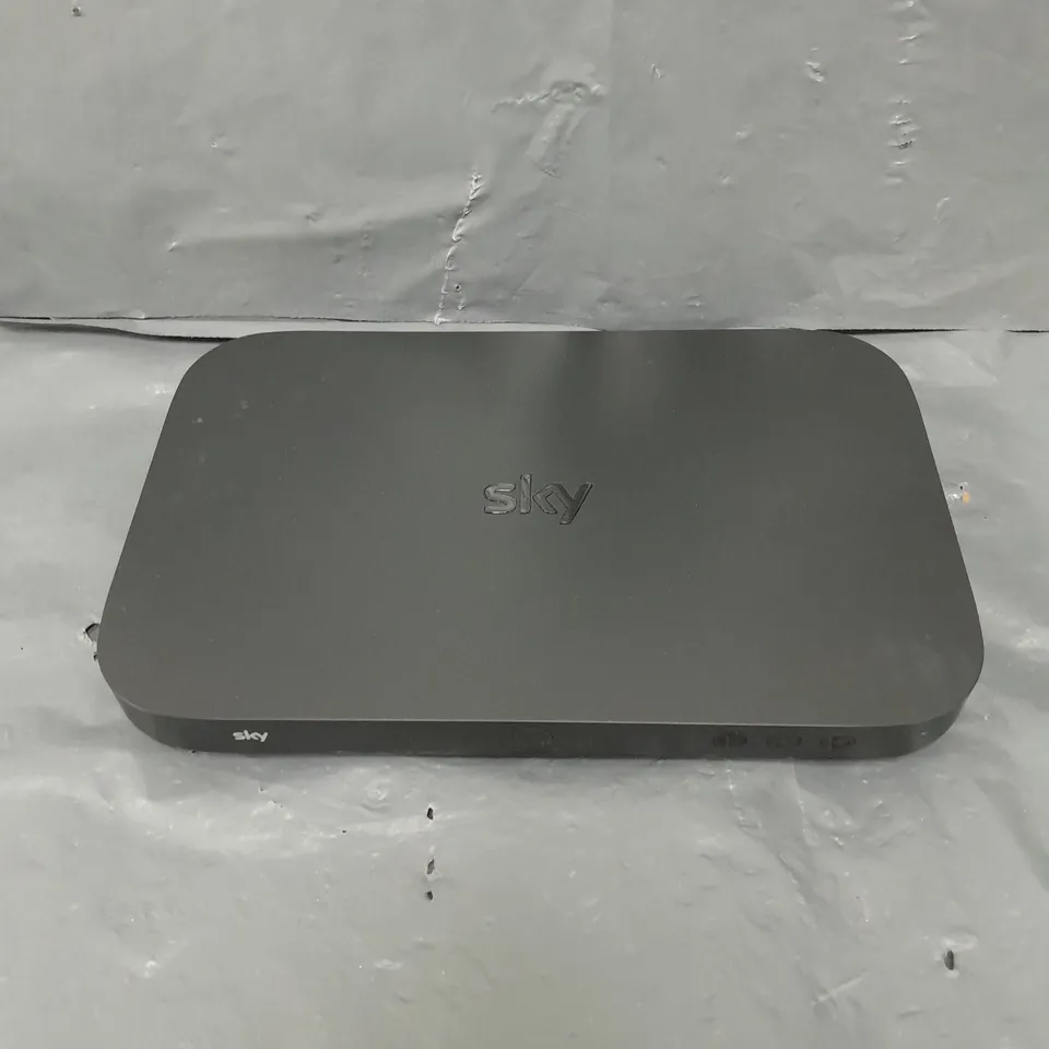 SKY Q RECEIVER BOX - ES340A-B8