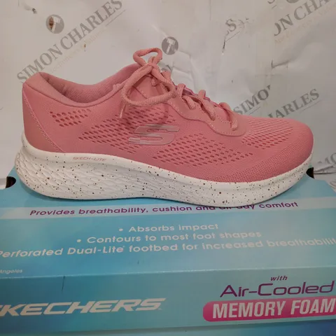 BOXED PAIR OF SKETCHERS TEXTILE MESH TRAINERS IN ROSE SIZE 6