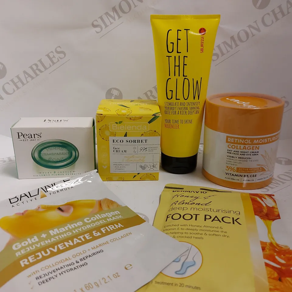 BOX OF APPROX 15 COSMETIC ITEMS TO INCLUDE PEARS SOAP, FACE MASKS, BIELENDA FACE CREAM