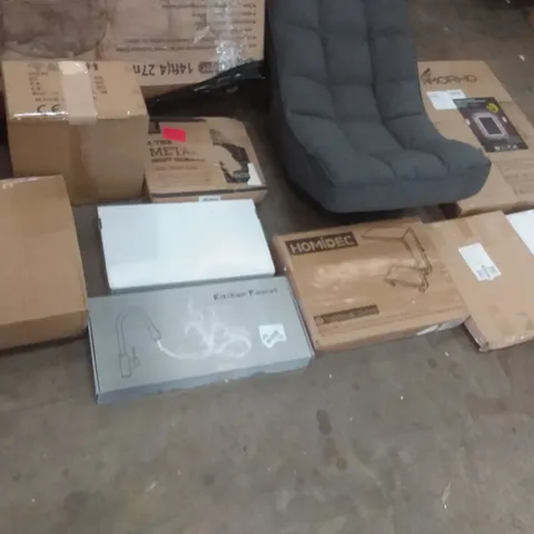 PALLET OF ASSORTED ITEMS INCLUDING ANGELSHIELD TOILET SEAT, AMORPHOUS BACK LIT LED MIRROR, KITCHEN FAUCET, HOMIDEC, PET STAIRS, NESPRESSO VERTU NEXT