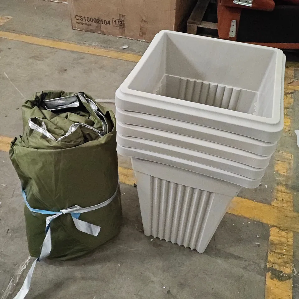 CAGE OF ASSORTED HOUSEHOLD ITEMS TO INCLUDE FLEXI WOOD EFFECT TILES, PLANTERS, BUBBLE WRAP AND HEX TRAYS