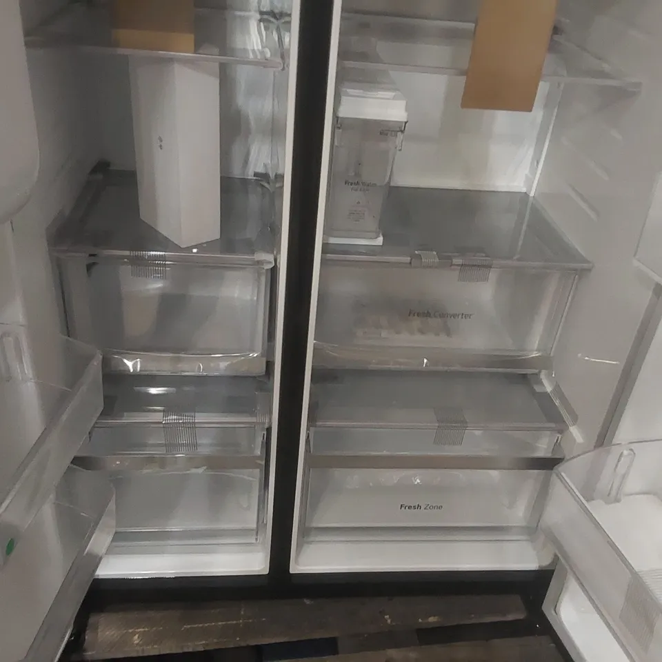 LG INSTAVIEW GSXE91EVAD AMERICAN-STYLE SMART FRIDGE FREEZER - BLACK STEEL
