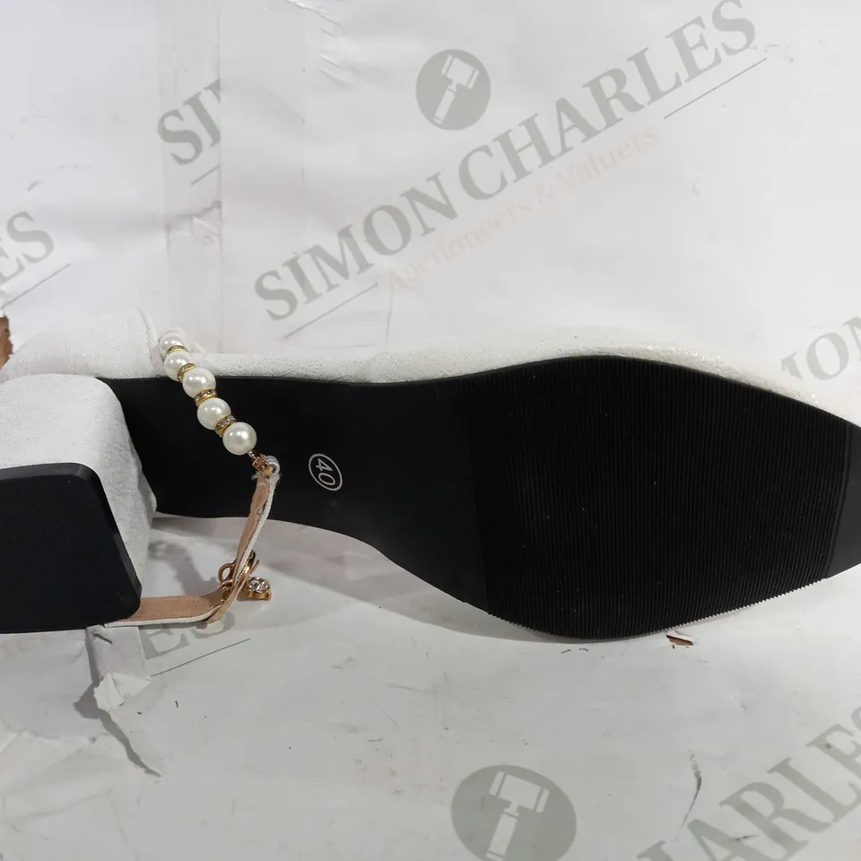 BOXED PAIR OF SHANGHI FASHION BLOCK HEEL FAUX PEARL STRAP TOE POINTED SHOES - SPARKLE WHITE - EU 40