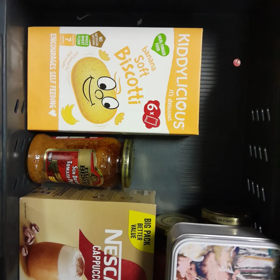 APPROXIMATELY 10 ASSORTED FOOD & DRINK PRODUCTS TO INCLUDE PRIME HYDRATION DRINK, M&S SWISS CHOCOLATE, FERRERO ROCHER ETC 
