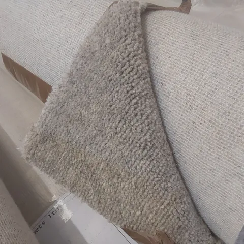 ROLL OF QUALITY CARPET - APPROXIMATELY 2 x 3m