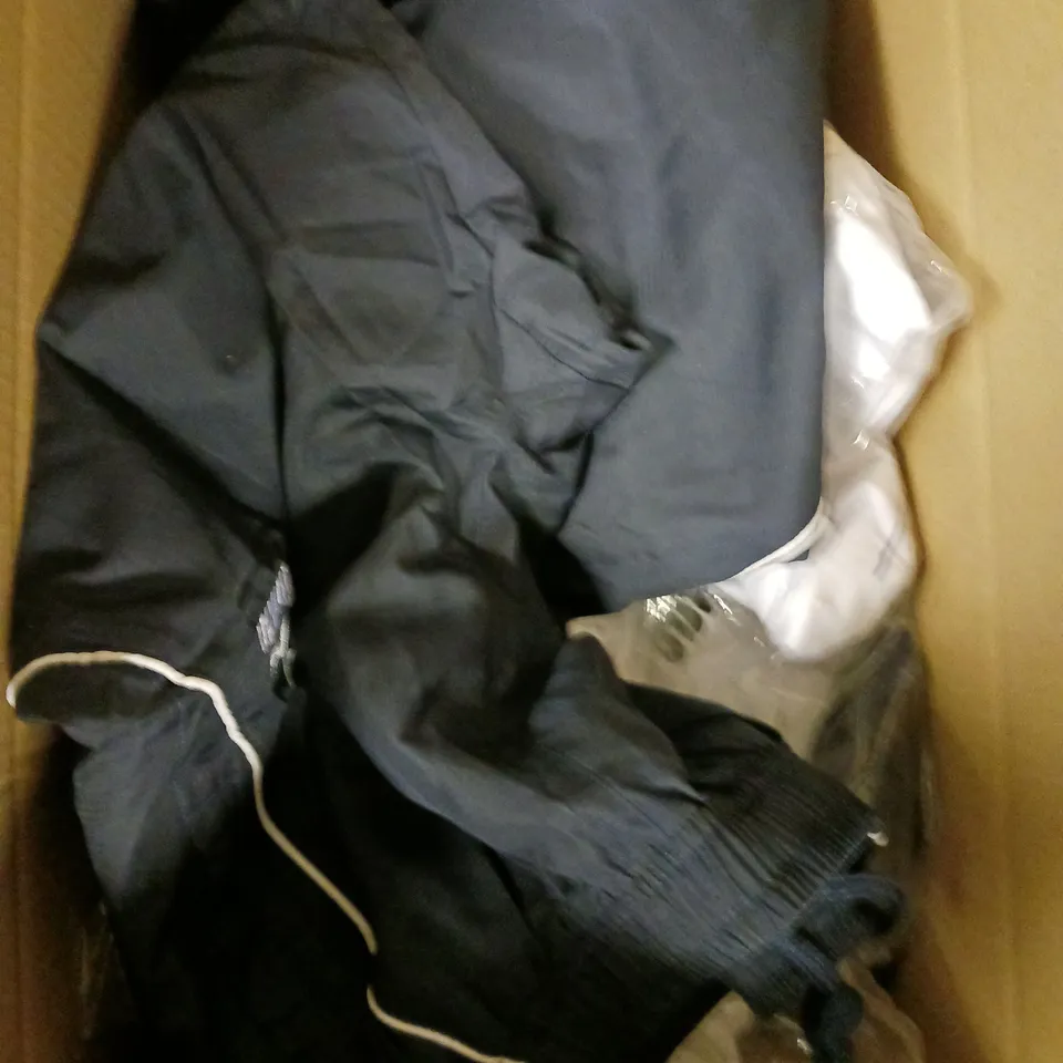APPROXIMATELY 10 ASSORTED SPORTS CLOTHING PRODUCTS IN VARIOUS SIZES TO INCLUDE TRACKSUITS, SHORTS, TSHIRTS ETC 