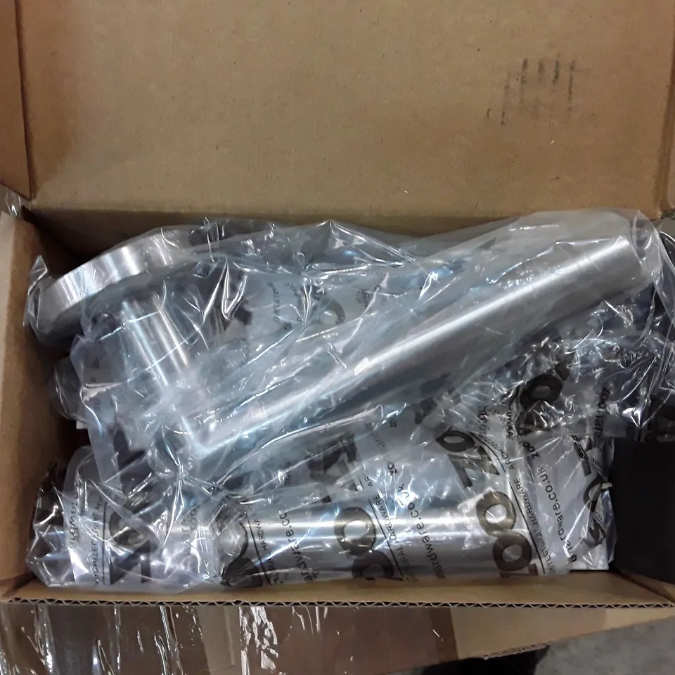 BOXED LATCH DOOR HANDLE ZCS010 (SET OF 2)