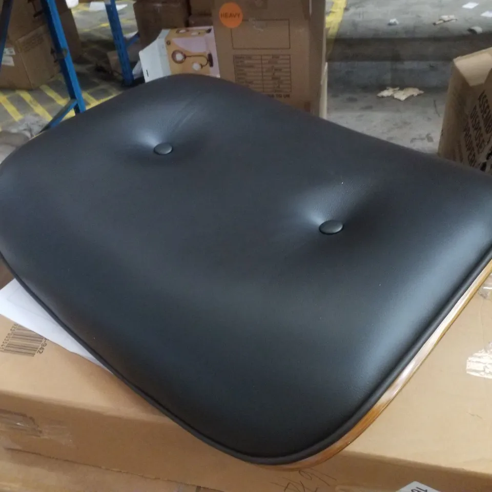 BOXED ACCENT CHAIR - BLACK (1 BOX)