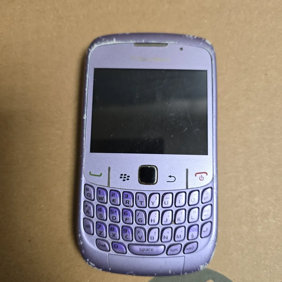 BLACKBERRY 8520 SMARTPHONE