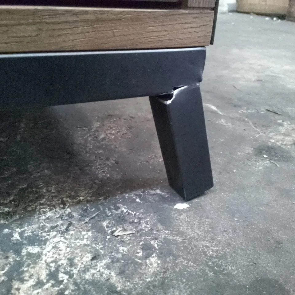 SIDEBOARD WITH 5 DRAWS 