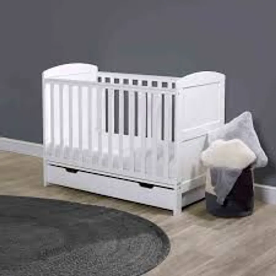 BOXED ICKLE BUBBA COLEBY MINI COT BED - WHITE (1 BOX)
