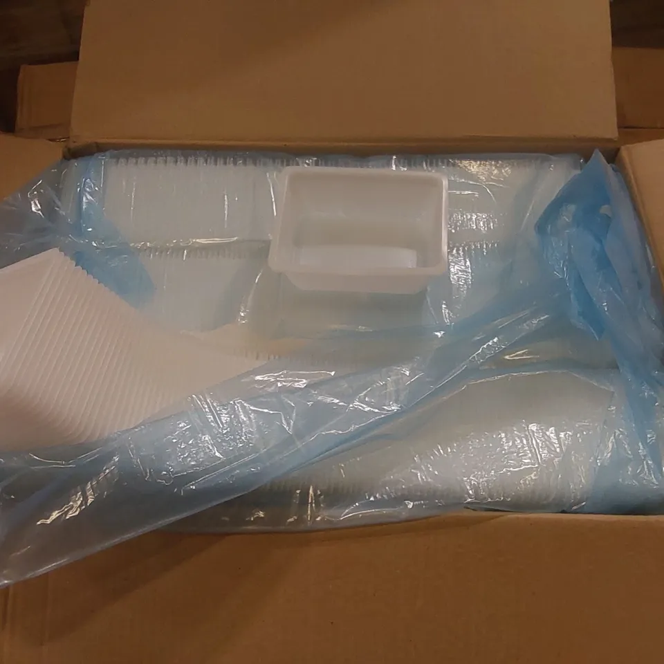 BOX CONTAINING A VERY LARGE QUANTITY OF BRAND NEW PLASTIC FOOD CONTAINERS