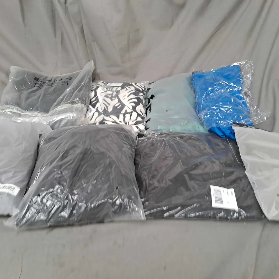 BOX OF ASSORTED CLOTHING ITEMS IN VARIOUS COLOURS, SIZES AND STYLES